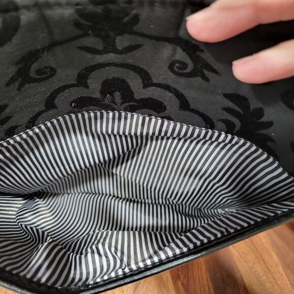 Thirty One Shoulder Bag Purse in Retired Black Parisian Jaquard - Picture 5 of 12